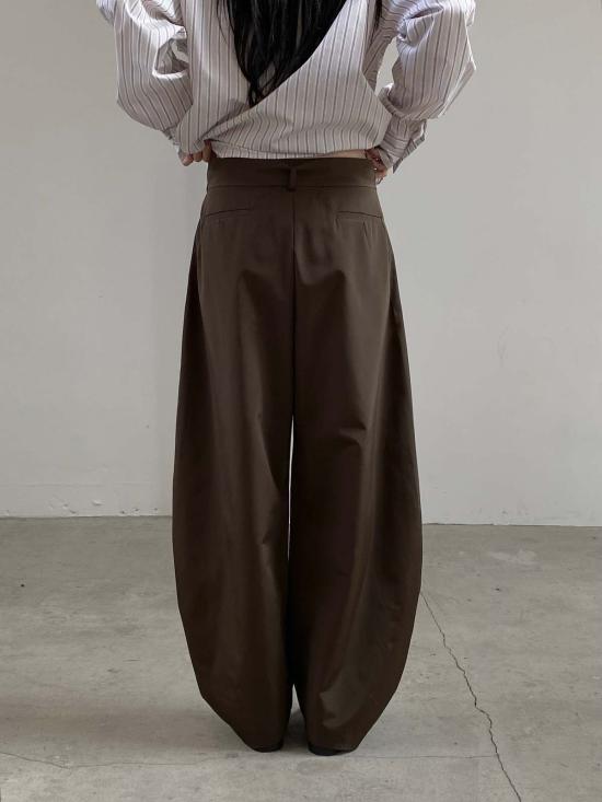  더 엔케이씨 스토어 스트레이트 팬츠 Nkc 스토어 벨티드 배럴 팬츠 브라운 - The NKC Store