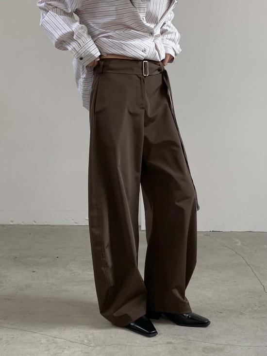  더 엔케이씨 스토어 스트레이트 팬츠 Nkc 스토어 벨티드 배럴 팬츠 브라운 - The NKC Store