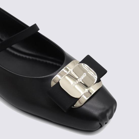 26SS 살바토레 페라가모 플랫 슈즈 76886801H345005 Black - SALVATORE FERRAGAMO