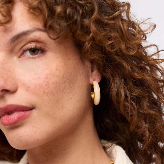  줄리 보스 이어링 카나비 후프 귀걸이 아이보리 - JULIE VOS