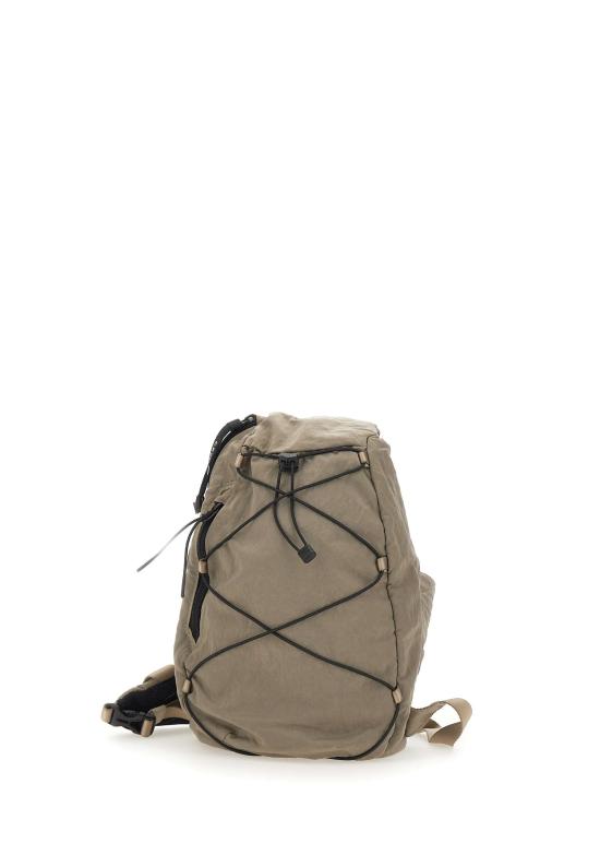 25FW 씨피 컴퍼니 백팩 19CMAC735A005269G356 FALLEN ROCK DOM