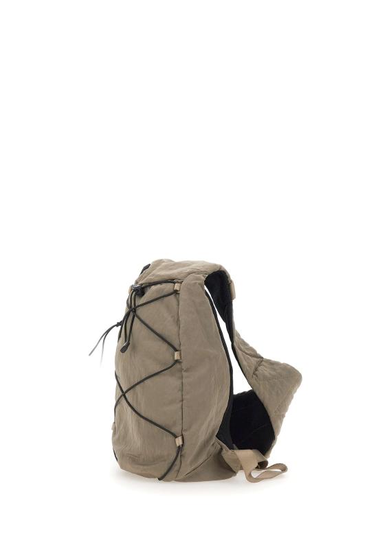 25FW 씨피 컴퍼니 백팩 19CMAC735A005269G356 FALLEN ROCK DOM - C.P. COMPANY