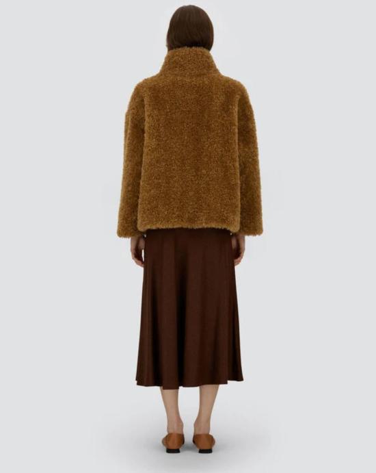 25FW 에르노 하이 카라 포우 퍼 코트 GI000331D12421 2000 Sand - HERNO