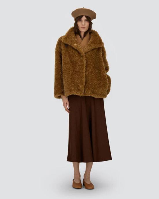 25FW 에르노 하이 카라 포우 퍼 코트 GI000331D12421 2000 Sand - HERNO