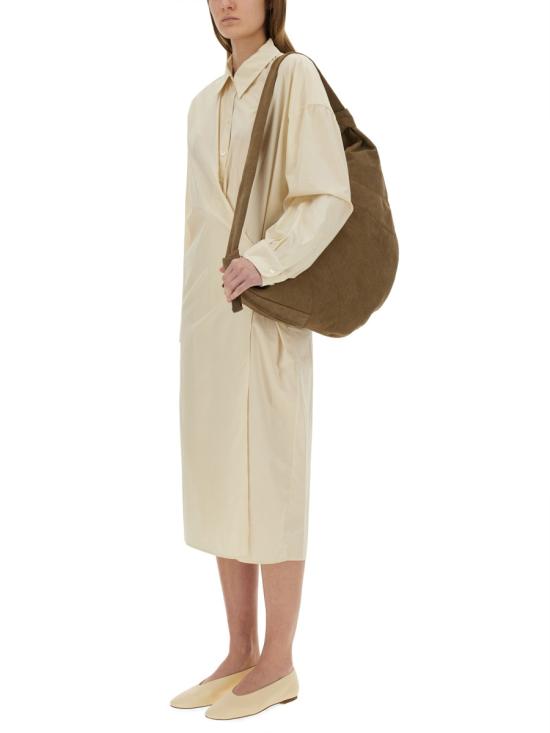 25FW 르메르 스트레이트 칼라 트위스트 드레스 DR1092 LF588YE507 IVORY - LEMAIRE