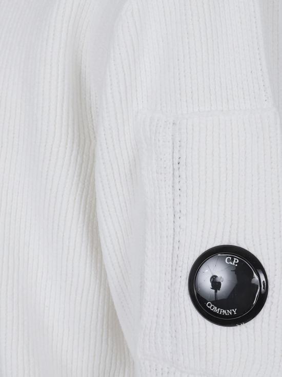 25FW 씨피 컴퍼니 코튼 셔닐 크루넥 스웨터 19CMKN017A 005558G White - C.P. COMPANY