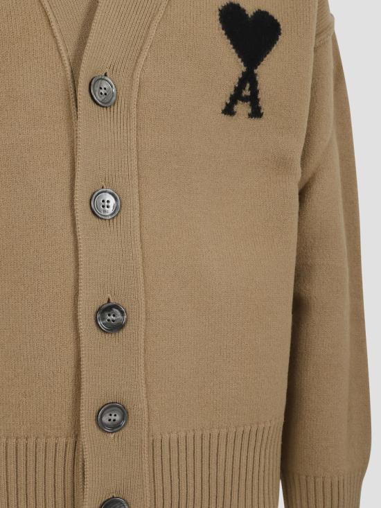 25FW 아미 하트 로고 인타르시아 V넥 가디건 UKC367018 288 CAMEL - AMI