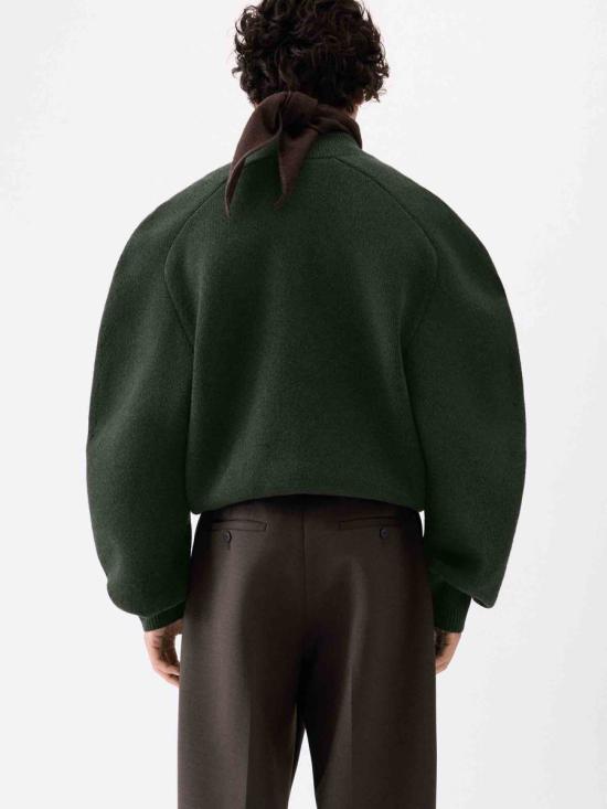 25FW 자크뮈스 봄버 자켓 25HCDM00567AK00278 580DARK KHAKI DARK GREEN - JACQUEMUS
