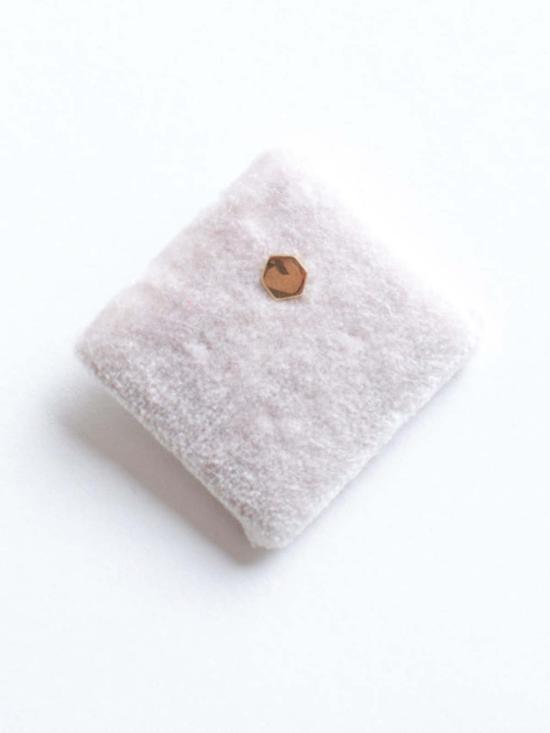  가브리엘라 아티가스 이어링 가브리엘라 아르티가스 육각형 송곳니 귀걸이 14k