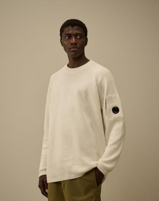 25FW 씨피 컴퍼니 코튼 셔닐 크루넥 스웨터 19CMKN023A005558G 103 Gauze white - C.P. COMPANY