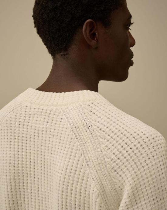 25FW 씨피 컴퍼니 코튼 셔닐 크루넥 스웨터 19CMKN023A005558G 103 Gauze white - C.P. COMPANY