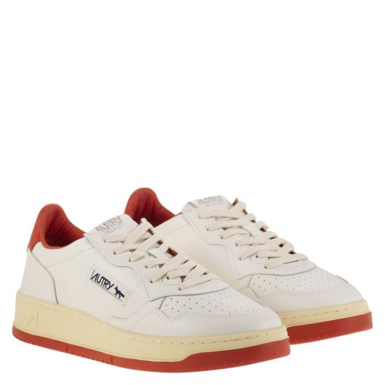 25FW 오트리 X 메종키츠네 스니커즈 AULM WHITE RED - AUTRY X MAISON KITSUNE