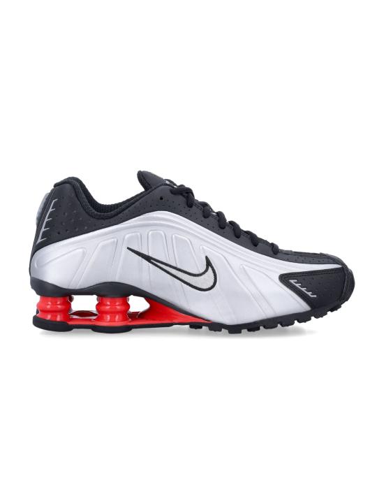 25FW 나이키 샥스 R4 AR3565 011 BLACK METALLIC SILVER