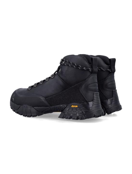 26FW 로아 부츠 NBUW1381LE155 BLK0001 Nero - ROA
