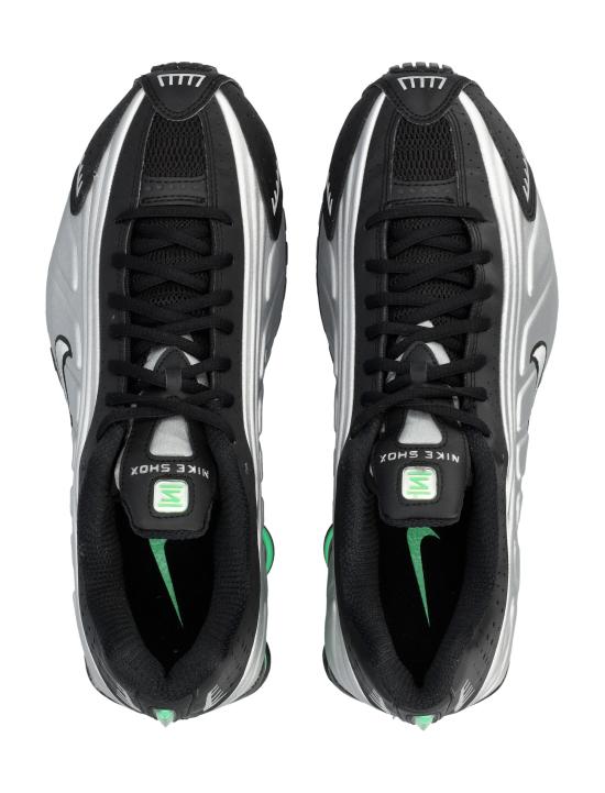 25FW 나이키 샥스 R4 스니커즈 HQ1988 006 METALLIC SILVER - NIKE