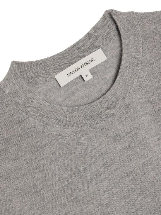 25SS 메종키츠네 베이비 폭스 패치 레귤러 스웨터 MW00816 KT1036H131 Grey - MAISON KITSUNE
