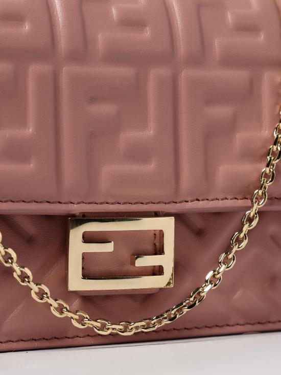 25FW 펜디 바게트 체인 지갑 8M0498AAJD F13VM Pink - FENDI