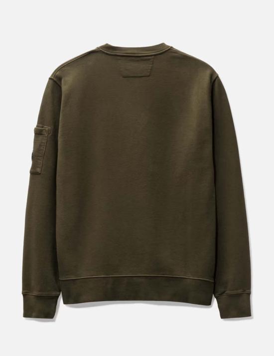  씨피 컴퍼니 긴팔 티셔츠 C.P. 컴퍼니 브러시드 앤 에머라이즈드 대각선 플리스 크루넥 렌즈 스웨트셔츠 - C.P. COMPANY