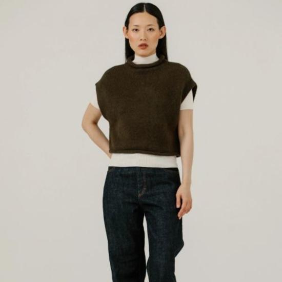  베어 니트웨어 베스트 아이리스