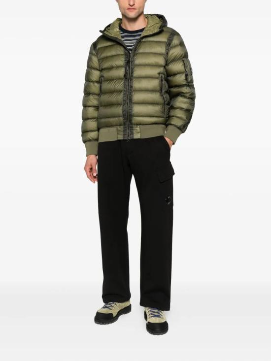 25FW 씨피 컴퍼니 다이애그널 레이즈드 플리스 카고 스웨트팬츠 19CMSP141A 005086W 999 BLACK - C.P. COMPANY