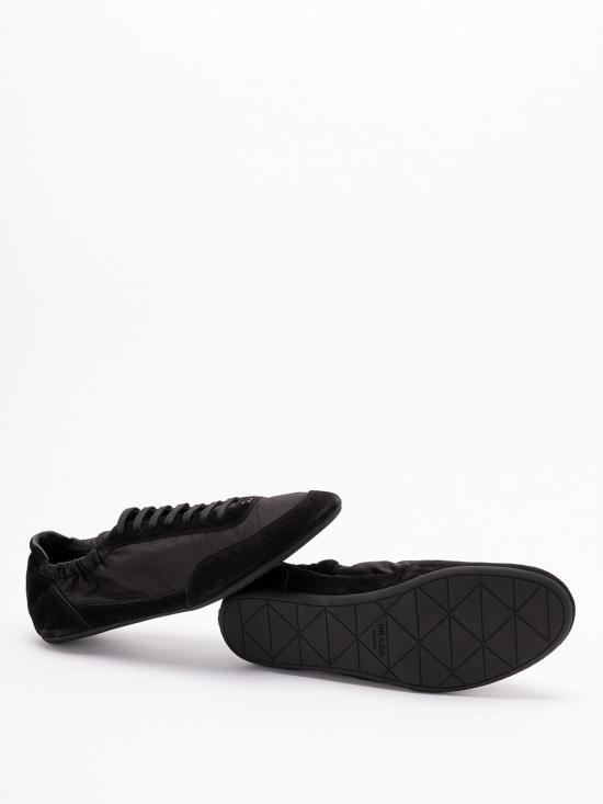 26SS 프라다 컬랩스 리나일론 앤 스웨이드 엘라스티사이즈 스니커즈 2EG479D7CFG001F0002 Black - PRADA