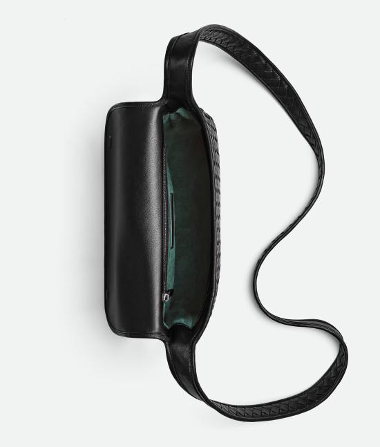 26SS 보테가베네타 베네토 플랩 메신저백 843836V5KD08803 Black - BOTTEGA VENETA