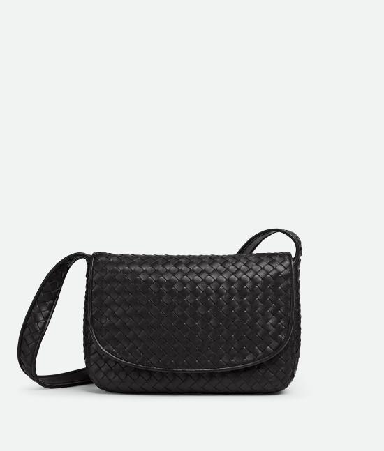 26SS 보테가베네타 베네토 플랩 메신저백 843836V5KD08803 Black