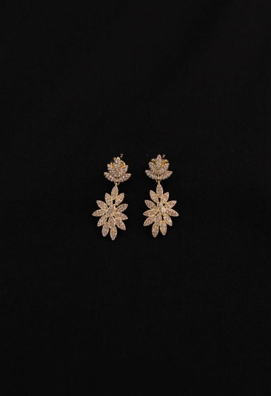  더 엔케이씨 스토어 이어링 Nkc 스토어 바냐 골드 플라워 귀걸이 - The NKC Store
