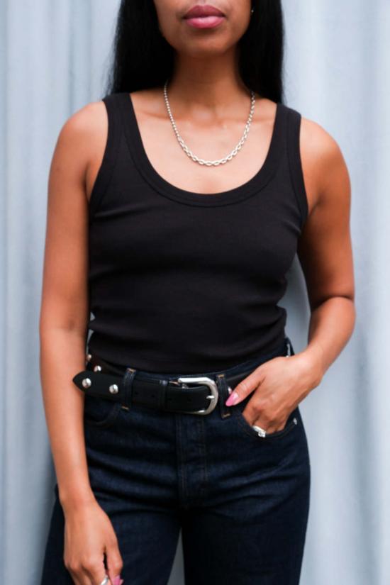  솔드아웃 엔와이씨 민소매 티셔츠 품절.NYC 크롭드 스쿱 잇 업 탱크 블랙 - SOLDOUT.NYC