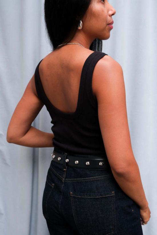  솔드아웃 엔와이씨 민소매 티셔츠 품절.NYC 크롭드 스쿱 잇 업 탱크 블랙 - SOLDOUT.NYC