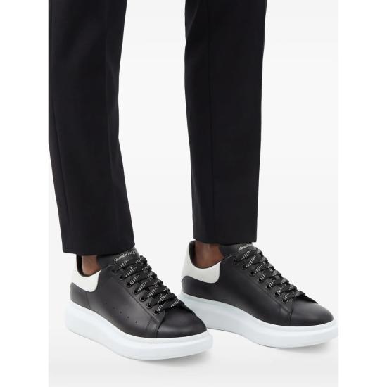 26SS 알렉산더 맥퀸 오버사이즈 드 스니커즈 553680 WIAIG 1070 BLACK WHITE - ALEXANDER MCQUEEN