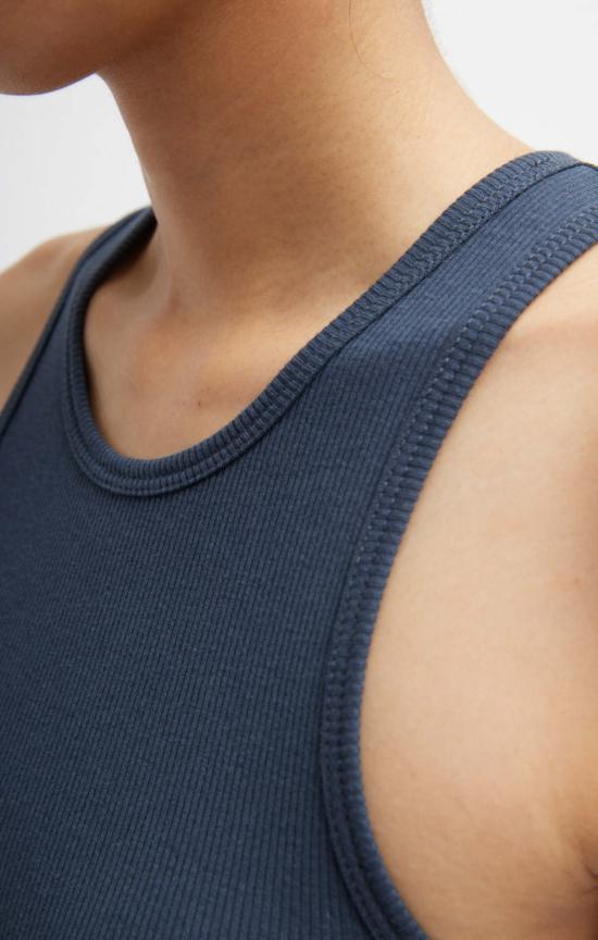  티비 민소매 티셔츠 서큘러 파인 리브 탱크 - TIBI