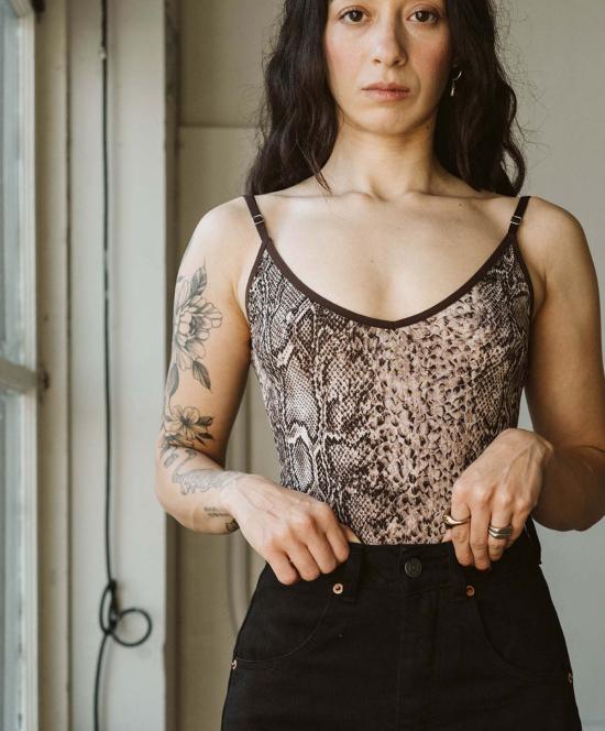  베이스레인지 바디수트 티셔츠 스네이크 세라 바디 - BASERANGE