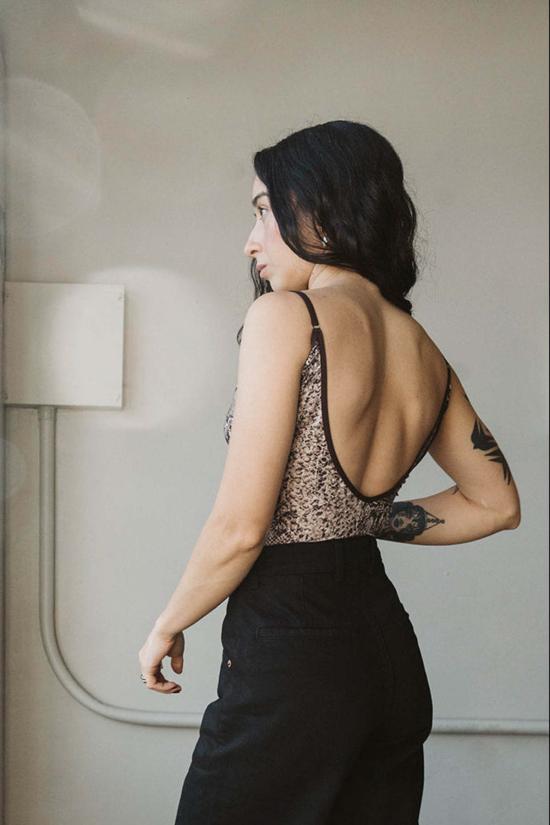  베이스레인지 바디수트 티셔츠 스네이크 세라 바디 - BASERANGE