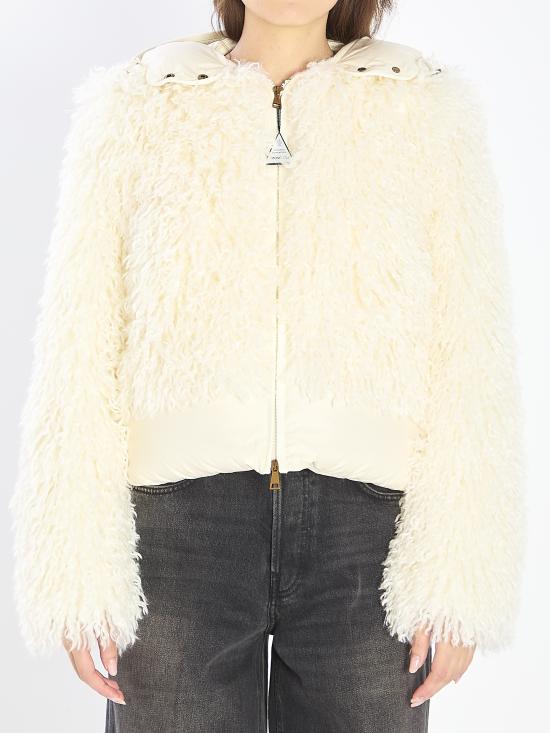 25FW 몽클레어 Vigiers 비기에르 테디 후디드 쇼트 다운 자켓 Vigiers 비기에르 테디 후디드 쇼트 다운  K20931A0021689B7G 034 WHITE