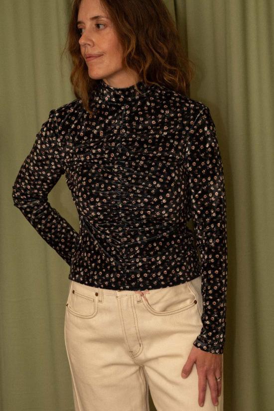  넘버 식스 긴팔 티셔츠 No.6 카라 탑 블랙 플로럴