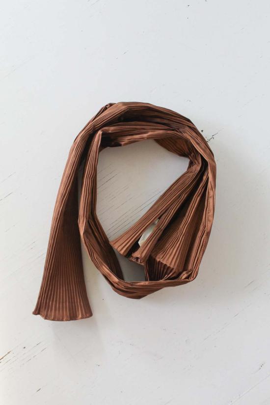  코울리 스튜디오 머플러/스카프 콜리 스튜디오 실크 듀피온 플리츠 스카프 시나몬 - CAWLEY STUDIO