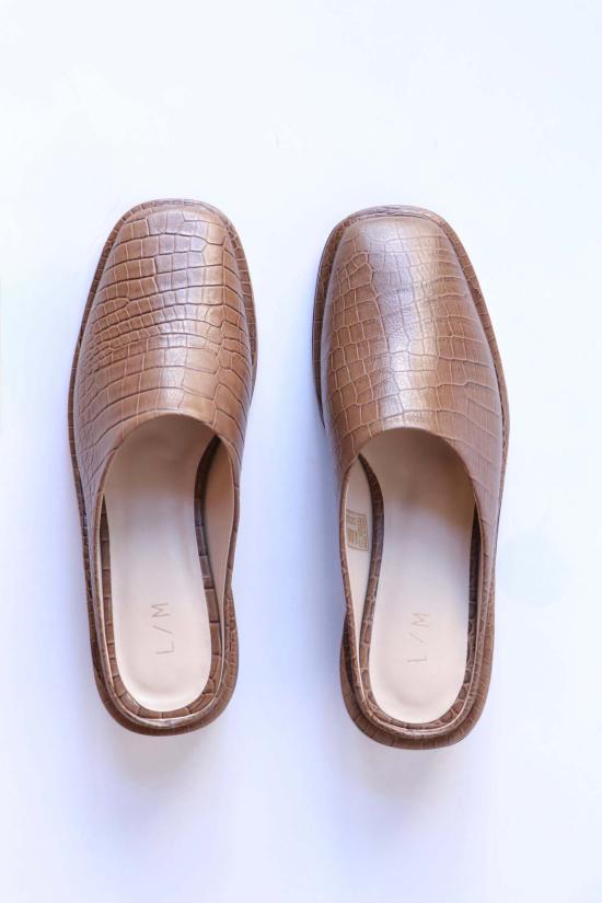  로렌 마누지안 뮬/슬리퍼 엠보싱 스퀘어 뮬 - LAUREN MANOOGIAN