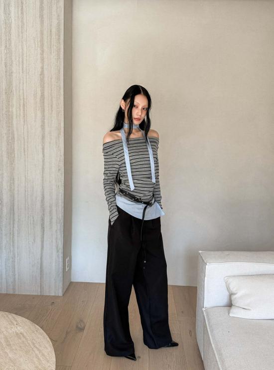  더 엔케이씨 스토어 블라우스 Nkc 스토어 에머리 그레이 스트라이프 탑 - The NKC Store