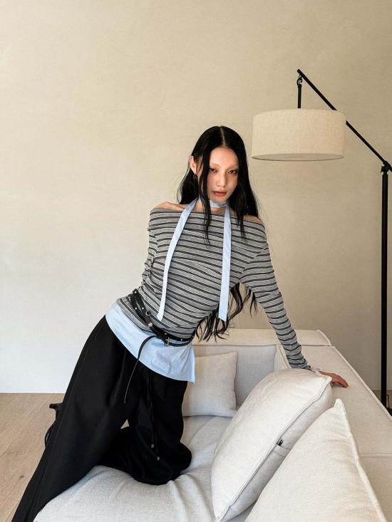  더 엔케이씨 스토어 블라우스 Nkc 스토어 에머리 그레이 스트라이프 탑 - The NKC Store