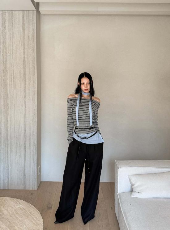  더 엔케이씨 스토어 블라우스 Nkc 스토어 에머리 그레이 스트라이프 탑 - The NKC Store