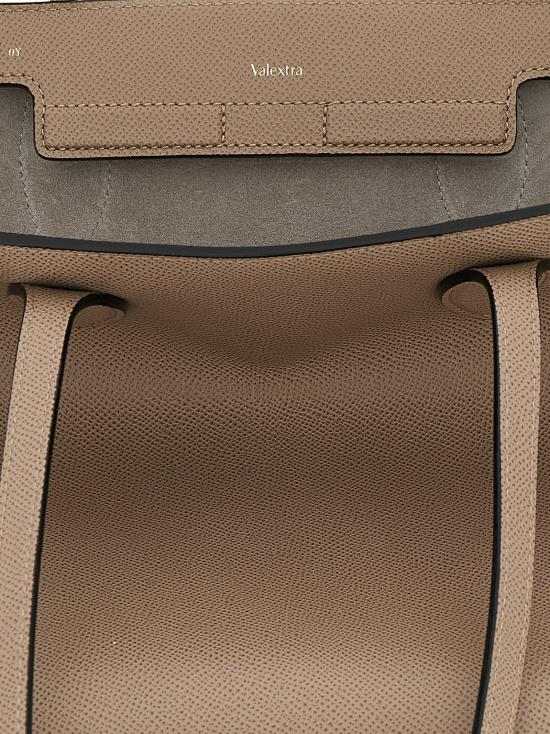 26SS 발렉스트라 토트백 WBVV0031010LOC99MSA Beige - VALEXTRA