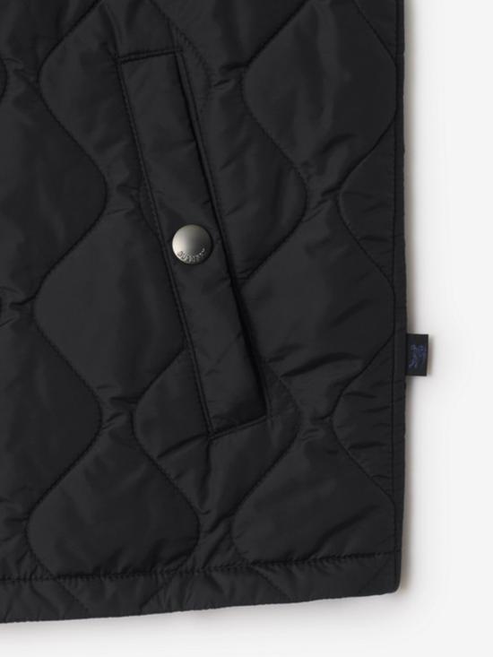 25FW 버버리 퀼티드 나일론 질레 8110185 A1189 Black - BURBERRY