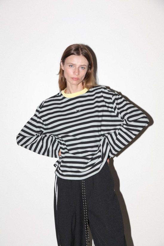  케이코 긴팔 티셔츠 KK Co 피어싱 롱슬리브 박스 티셔츠 스카이 & 미드나잇 - KKCO