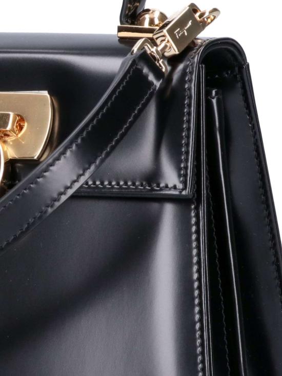 25FW 살바토레 페라가모 숄더백 749021290 Black - SALVATORE FERRAGAMO