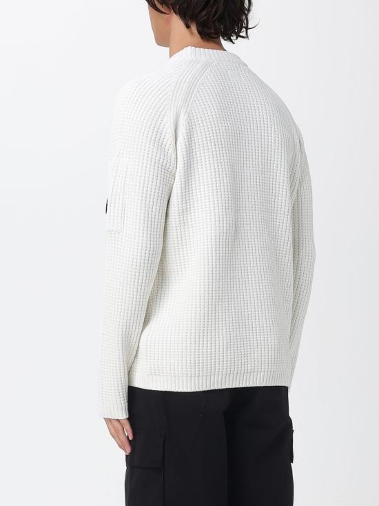 25FW 씨피 컴퍼니 코튼 셔닐 크루넥 스웨터 19CMKN023A005558G 103 White - C.P. COMPANY