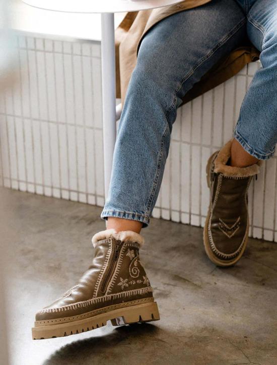  Laidback London 부츠 레이드백 런던 세츠 3.0 페이즐리 자수 앵클  오터/위트 - OTHER BRANDS