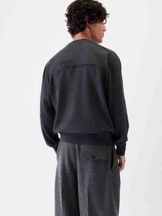 25FW 자크뮈스 스웨터 25HSWM00614AK00299 970DARK GREY ANTRACITE GREY - JACQUEMUS
