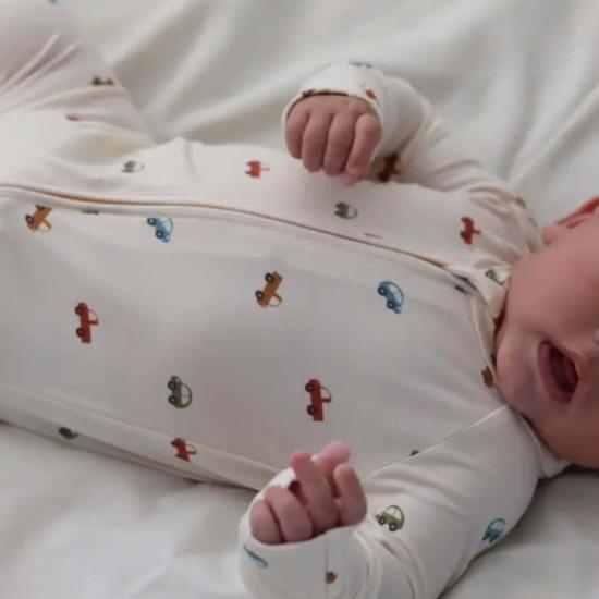  [키즈] Honeycomb Goods 라운지 웨어 허니컴 굿즈 지퍼 풋 파자마 (자동차 및 트럭용)