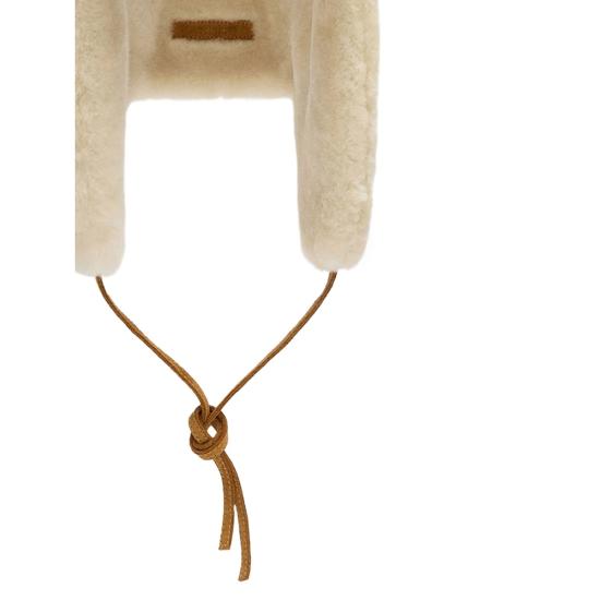 25FW 자크뮈스 이어플랩 캡 ACU00782 AC16S02 110 NEUTRALS - JACQUEMUS